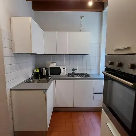 Marconi - Porta Leoni فيرونا