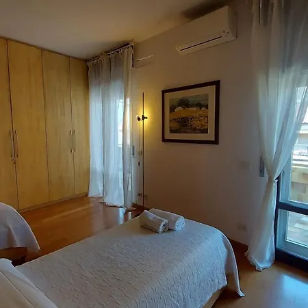 Marconi - Porta Leoni شقة