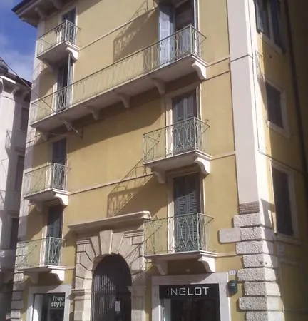 Marconi - Porta Leoni Verona